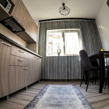Tania Apartament Oradea Bagian luar foto