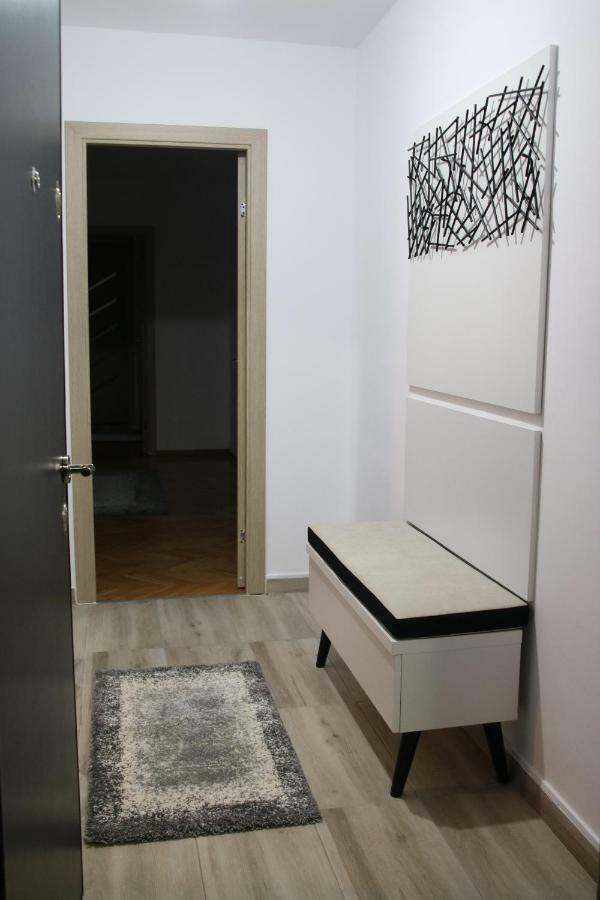 Tania Apartament Oradea Bagian luar foto
