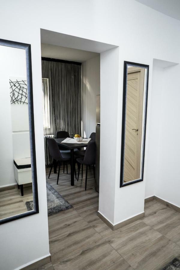 Tania Apartament Oradea Bagian luar foto