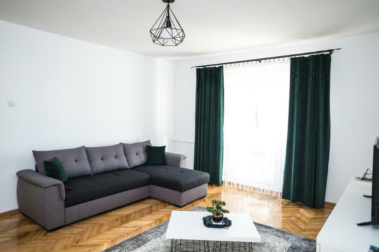 Tania Apartament Oradea Bagian luar foto