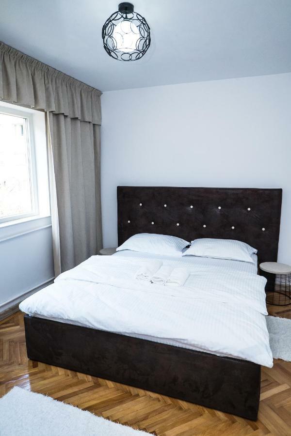 Tania Apartament Oradea Bagian luar foto
