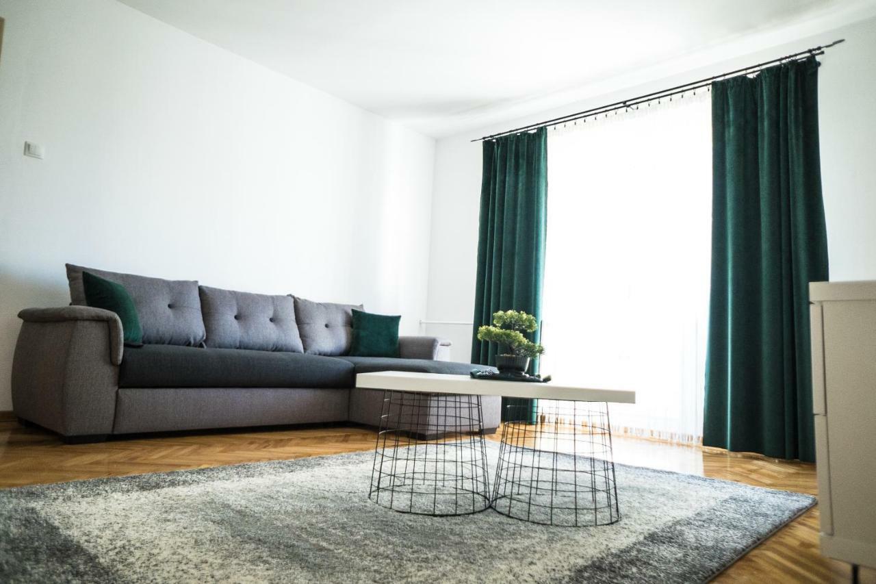 Tania Apartament Oradea Bagian luar foto