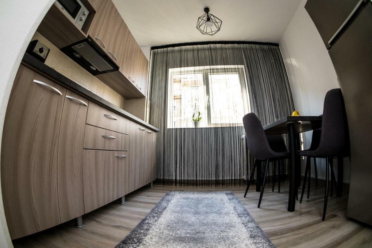 Tania Apartament Oradea Bagian luar foto