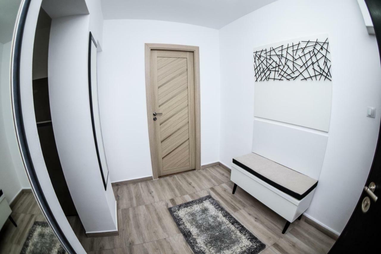 Tania Apartament Oradea Bagian luar foto
